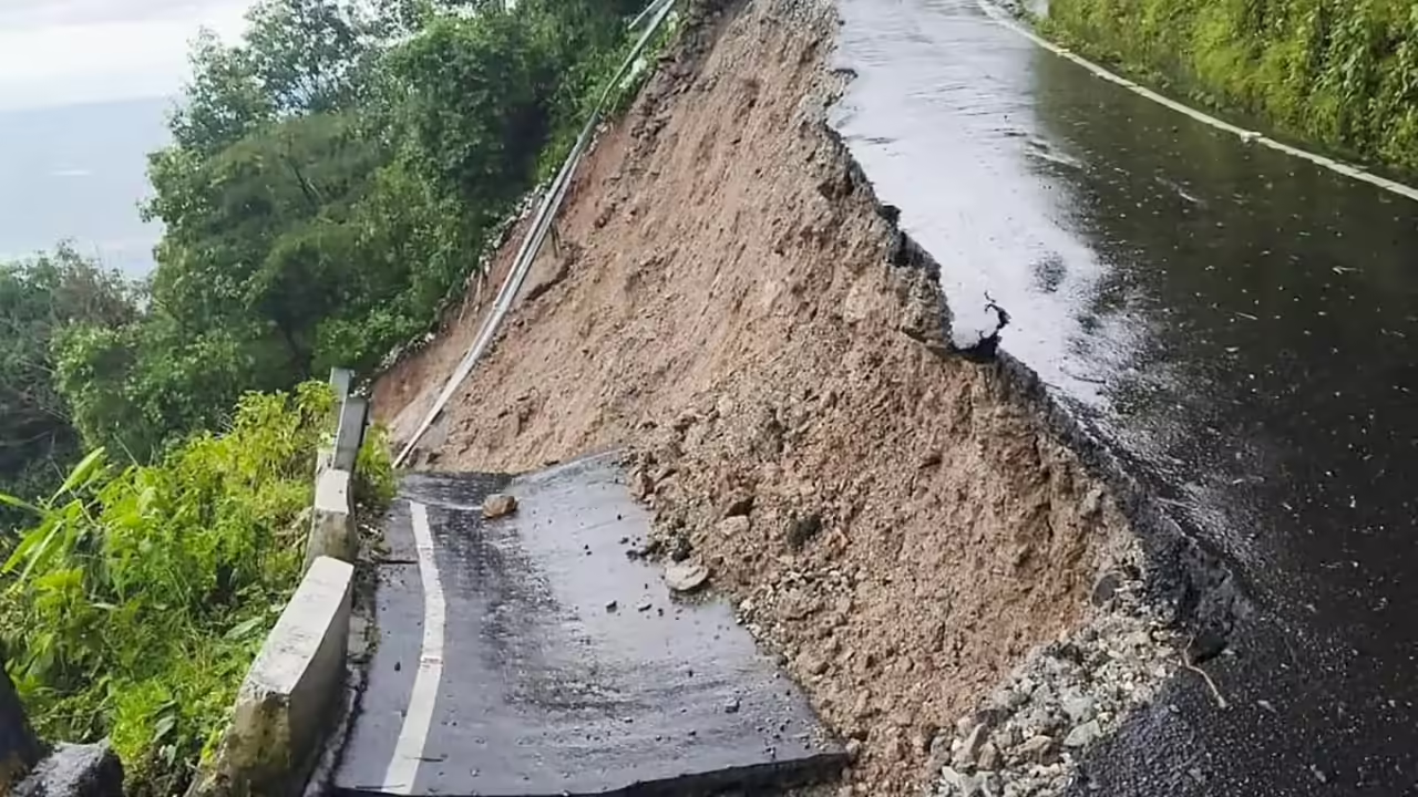 Floods, landslides prompt government to tighten norms for highway project preparation | India News