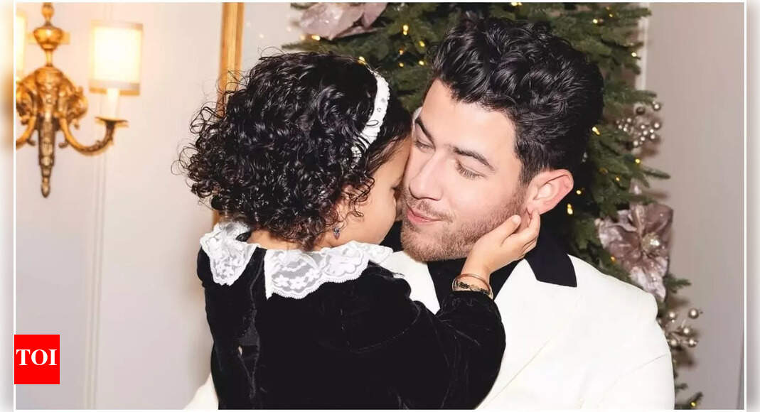 Nick Jonas shares sweet moment with daughter Malti Marie holding his face; Priyanka Chopra responds