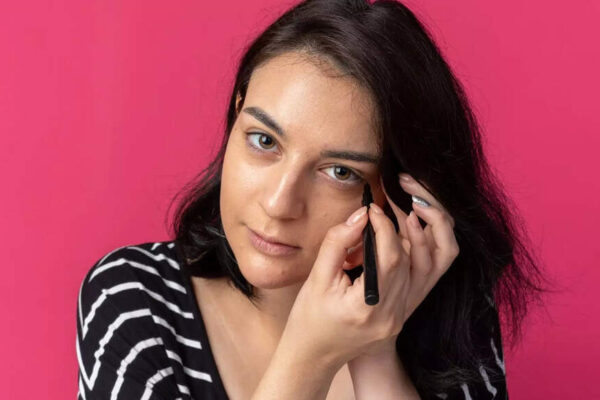 Applying Kajal: The Best Remedy to Ward Off Evil Eye