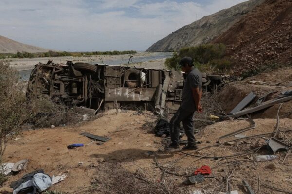 37 dead after bus plunges into ravine in southern Peru