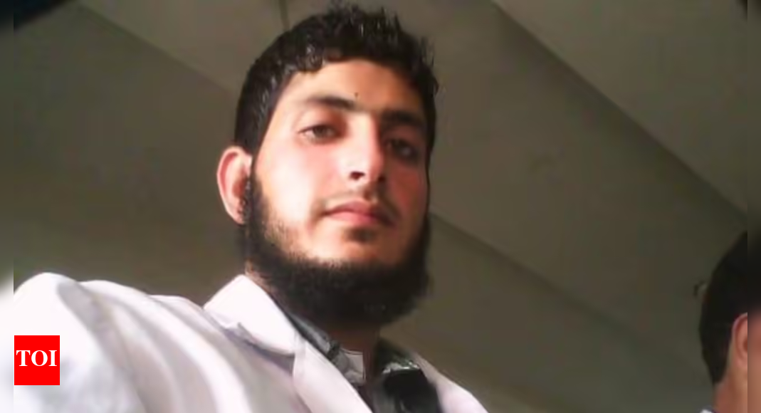 Red Fort blast probe: Dr Adil flew from Srinagar to Delhi days before explosion; flight ticket recovered