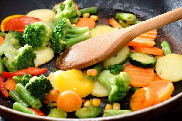 Foods to eat (and avoid) after colon cancer treatment |