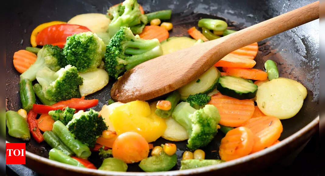 Foods to eat (and avoid) after colon cancer treatment |