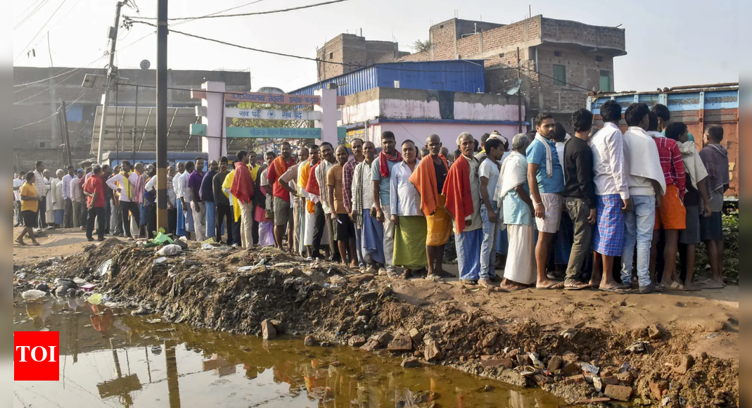 Candidates from the Rashtriya Janata Dal (RJD), Indian National Congress (INC), and Hindustani Awam Morcha (Secular) (HAM(S)) are locked in a close fight for Bihar’s Sikandra (SC) Assembly seat as counting approaches. The contest between Uday Narain Choudhary (RJD), Vinod Kumar Chaudhary (INC), and sitting MLA Prafull Manjhi (HAM-S) is shaping up as one of the most-watched three-way battles.Candidate NamePartyVotesStatusUday Narain ChoudharyRJD[To be updated][To be updated]Vinod Kumar ChaudharyINC[To be updated][To be updated]Prafull ManjhiHAM(S)[To be updated][To be updated]Subhash Chandra BoshJSP[To be updated][To be updated]Voting detailsSikandra went to polls during the second phase of the Bihar Assembly Elections 2025. The constituency, part of Jamui district, witnessed strong voter participation, continuing Bihar’s trend of rising turnout — 66.91% statewide this year. In 2020, Sikandra had recorded nearly 60% polling, reflecting steady engagement in this reserved (SC) seat.Election Results 2025Bihar elections: NDA confident; can Tejashwi defy exit polls? Counting of votes todayBypolls: High stake battle in Jubilee hills; counting to begin soonBiharAlliance ViewiParty ViewSeats: 243L + WMajority: 122MGB0NDA0OTH0Leads + Wins: 0/243 Experience Bihar Election Results in 3D A new interactive way to explore constituenciesSource: PValueConstituency at a glanceSikandra is one of the 243 constituencies of the Bihar Legislative Assembly and falls under the Jamui (SC) parliamentary seat. The constituency, reserved for Scheduled Castes, covers a significant part of Jamui district and has a diverse mix of Dalit and backward-class voters, alongside a growing youth electorate.Historically, Sikandra has seen a range of political representation — from BJP and BSP victories in earlier decades to regional dominance by JD(U), Congress, and HAM(S) in recent years.About the AuthorTOI News DeskThe TOI News Desk comprises a dedicated and tireless team of journalists who operate around the clock to deliver the most current and comprehensive news and updates to the readers of The Times of India worldwide. With an unwavering commitment to excellence in journalism, our team is at the forefront of gathering, verifying, and presenting breaking news, in-depth analysis, and insightful reports on a wide range of topics. The TOI News Desk is your trusted source for staying informed and connected to the ever-evolving global landscape, ensuring that our readers are equipped with the latest developments that matter most.”Read MoreEnd of ArticleFollow Us On Social MediaVideos‘Not An Apologist For BJP’: Shashi Tharoor On Row Over Backing Modi Govt During Op SindoorPune Road Accident: At Least 6 Dead, Several Injured After Truck Rams Multiple Vehicles’Message to world’: Amit Shah vows strictest punishment for Delhi Terror Attack culpritsAfghanistan FM Muttaqi Slams Pakistan’s ‘Illogical’ Demands After Talks Collapse In TurkeyMultiple IEDs, 32 Vehicles: Agencies Uncover Plan For Serial Car Explosions In Delhi Blast Probe30,000 Troops, 25 Warships, Fighter Jets: India Concludes Tri-Service Drill Trishul | Op Sindoor 2.0Muhammad Yunus Sets February 2026 Election Date For Bangladesh Along With Referendum On July CharterProject Cheetah Boost: President Murmu, Duma Boko Attend Handover in GaboroneDramatic Drone Chase Catches Attacker Who Fled Amravati Wedding After Stabbing Groom With KnifeIndian Air Force Opens Nyoma Airbase In Ladakh, A Strategic Game-Changer Along The China Frontier123PhotostoriesRudraksh You Should Wear According To Your Birth DateFrom box office disasters to cult legends: The forgotten Bollywood films that rose againWorld Diabetes Day 2025: 7 foods to help reverse type 2 diabetes5 best jewellery metals that are safe for sensitive skinDesk jobs and diabetes: The hidden health cost of the corporate lifestyleGestational diabetes: What every expecting mother should knowRanveer Singh takes Bollywood by storm with flair, success and charismaDiabetic neuropathy and poor circulation: The root causes of foot damageWorld Diabetes Day 2025: Sugar isn’t the only enemy, 5 hidden triggers that fuel insulin resistanceGuava versus banana: Which is better for breakfast123Hot PicksBihar Election CandidatesBihar Election ConstituenciesBihar Election 2025Gold rate todaySilver rate todayPublic Holidays NovemberBank Holidays NovemberTop TrendingJalen Brunson InjuryAndy ReidGabrielle UnionAyesha CurryAja WilsonNico HarrisonKayla NicoleLamar JacksonNHL Trade RumorsDavid Kampf