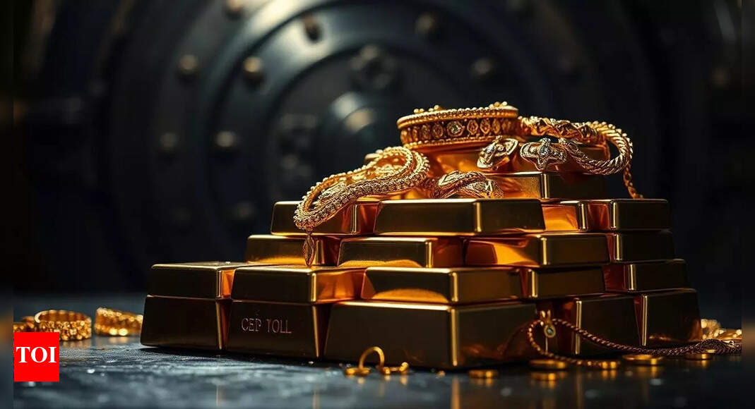 Gold price prediction: What’s the outlook for November 14, 2025? Here’s what investors should do