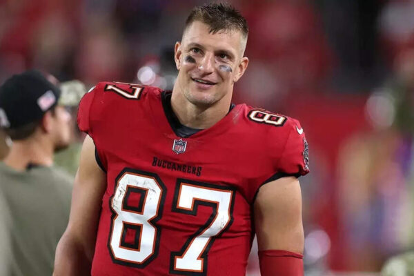‘What’s the signing bonus?’ Rob Gronkowski’s one-day Patriots deal sparks one question: Could he really get a Super Bowl ring?