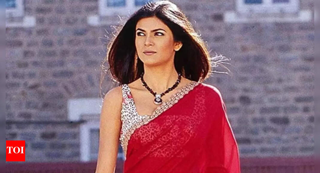 Sushmita Sen recalls shooting the iconic red saree sequence with Shah Rukh Khan in freezing cold: ‘She tied it really low, I was worried…’