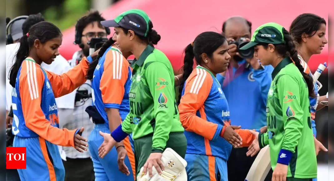Spirit of cricket: India and Pakistan blind teams shake hands after world cup clash – watch