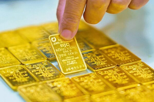 Gold surge: Imports hit record .72 bn in Oct; festive demand drives spike as trade deficit widens