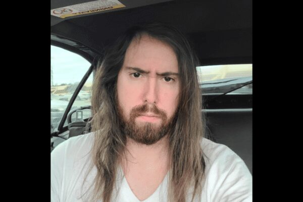 QTCinderella faces backlash as Asmongold and Tectone question fairness of the streamer awards