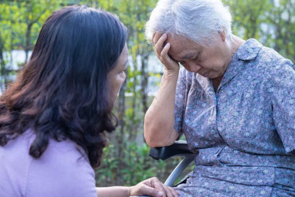 Alzheimer’s vs. Parkinson’s disease: Symptoms, causes, and key differences explained |