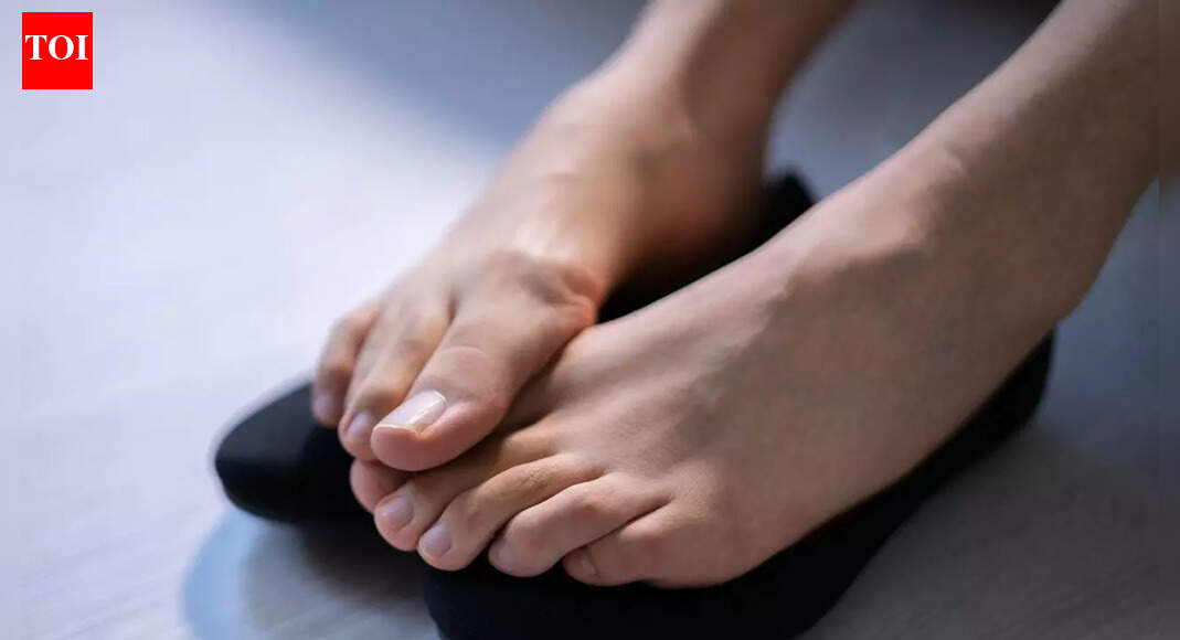 How to get rid of sweaty feet and smelly shoes |