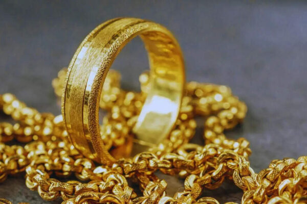 Chant these 5 mantras daily for attracting wealth and good fortune