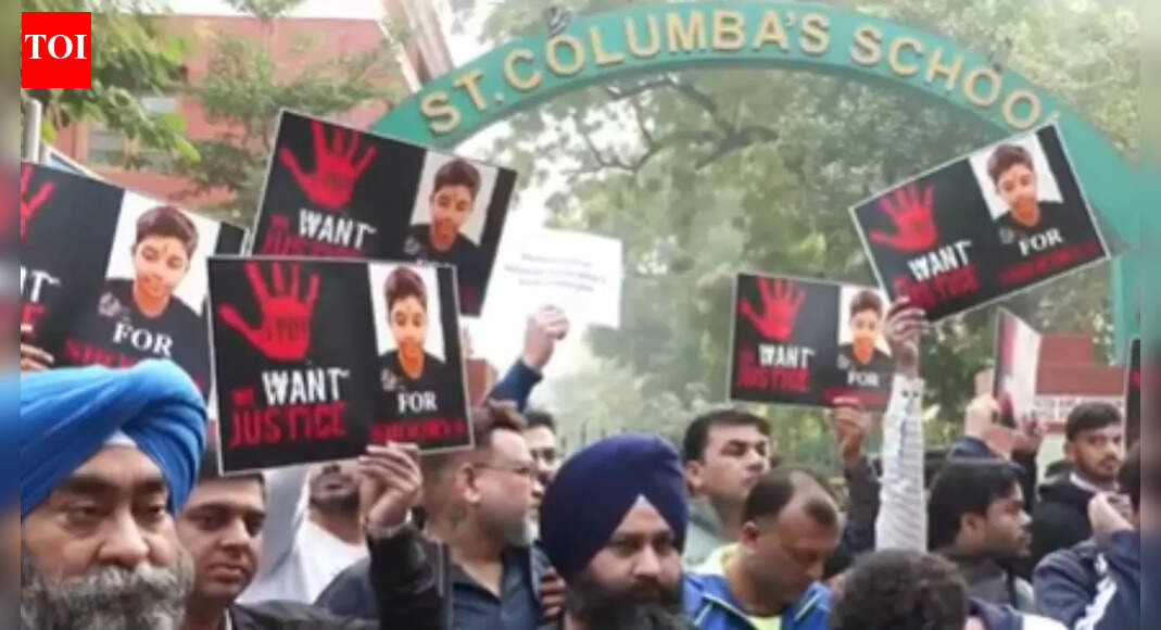 ‘I am sorry mom, I broke your heart’: Massive protest outside Delhi school after Class 10 student jumps to death from metro station