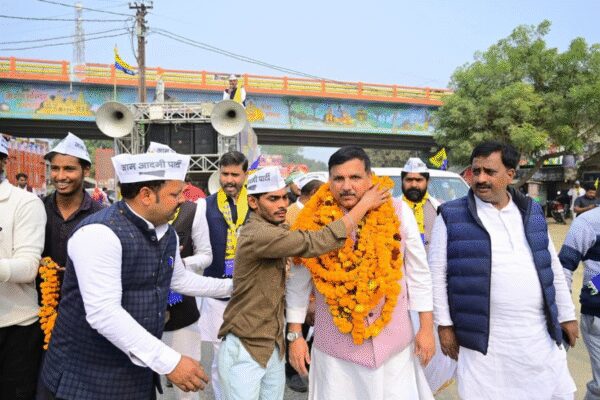 Aam Aadmi Party’s ‘Provide Employment – Ensure Social Justice’ march, led by Sanjay Singh, reached Pratapgarh. The procession highlighted unemployment and escalating injustice against Dalits and backward communities in Uttar Pradesh, citing various incidents as evidence of government failure. The march saw participation from diverse groups and will continue towards Prayagraj. . The Aam Aadmi Party’s “Provide Employment – Ensure Social Justice” march entered Pratapgarh on its ninth day on Wednesday, led by Rajya Sabha MP Sanjay Singh. The march began at 10.00 am from Aashirwad Banquet and moved through Bhagat Singh Statue Chauraha, Bhupiya Mau, and HPS Vatika before arriving at Vishwanathganj Bazaar.Residents, workers from various sectors, and members of several community groups joined the march at different points along the route. Participants included youth, women, farmers, weavers, ASHA and anganwadi workers, shiksha mitras, education instructors, and supporters of the old pension scheme.Addressing the gathering, Sanjay Singh claimed that the march seeks to highlight unemployment in Uttar Pradesh and the issues faced by young job seekers. He referred to recent incidents involving shiksha mitras, police action on protesting youth, and repeated exam irregularities as examples of what he described as government failure in creating employment opportunities. He also claimed that farmers, weavers, and small industries have been affected by the state’s policies.Speaking on the march’s second demand, “Ensure Social Justice,” Singh said, “We included this demand because today, dalits, backward communities, and marginalized groups in Uttar Pradesh are facing escalating injustice. From village squares to urban crossroads, their voices are being silenced. A storyteller is humiliated for belonging to a backward caste; a CRPF jawan is denied the right to ride a wedding horse because he is Dalit; in Rae Bareli, Hariom Valmiki is lynched by a mob. Under the very nose of Chief Minister Yogi Adityanath, an elderly man from the Pasi community is subjected to inhumane treatment in Kakori. Atrocities against Dalit and backward women have become routine in the state.”Along the route, local residents welcomed the march with garlands and expressed support. Large groups assembled at Bhagat Singh Statue Chauraha, Bhupiya Mau, HPS Vatika, and Vishwanathganj Bazaar to receive the procession.The march will continue on Thursday, covering more areas of Pratapgarh before moving toward Prayagraj.End of ArticleFollow Us On Social MediaVideosPenny Wong’s Cricket Banter With Jaishankar Highlights Warm, Confident India-Australia PartnershipJaishankar, Penny Wong Send A Strong India-Australia Message To China And The World on Indo-PacificIFFI 2025 Opens With A Surprise As Korean Minister Sings Vande Mataram And Wins Standing OvationPiyush Goyal’s 10 D’s Pitch in Israel Recasts India As Future-Ready for Worldwide InvestmentsDelhi Student Suicide Case: Massive Protest Outside School After Note Alleges Harassment By TeachersPiyush Goyal Links India, Israel Through Shared Adversities, Predicts 7% Percent GDP Growth For FY26Bangladesh Backs India On Delhi Blast At Security Dialogue As Sheikh Hasina Exile Tensions IntensifyBengaluru Cash Van Robbed Of ₹7 Crore After Fake RBI Officers Trick Staff In A Filmy-Style HeistNSA Ajit Doval Declares Regional Stability And Security India’s Duty At Colombo Security DialogueMarking a Political Milestone, Nitish Kumar Sworn In as Bihar CM for the 10th Time123PhotostoriesSadhguru recommends 7 home remedies for constipation7 baby names that mean ‘winter’ in different languages10 simple ways to avoid misunderstandings in a relationship, as per psychologyTop 7 parenting rules that will simplify your life as a parentHow to make South Indian Chicken Chettinad Curry at home’Vilayaath Budha’, ‘Mask’, to ‘Middle Class’: 9 South releases that are set to storm theatres on November 21World Philosophy Day: 10 quotes by famous philosophers that explain the meaning of life7 manures from your kitchen which work like magic in plant growthTimeless Divya Bharti films that showcase her unforgettable screen magic5 home remedies for period cramps in teenage girls that parents can try123Hot PicksDelhi AQI TodayBihar Minister List 2025Bihar CM Oath CeremonyGold rate todaySilver rate todayPublic Holidays NovemberBank Holidays NovemberTop TrendingTrevon DiggsTom BradyMLB SignsDraymond GreenCanara Bank Manager RobberyFortnite DownTop Stock RecommendationsGold Silver Price PredictionStefon DiggsBaker Mayfield Wife