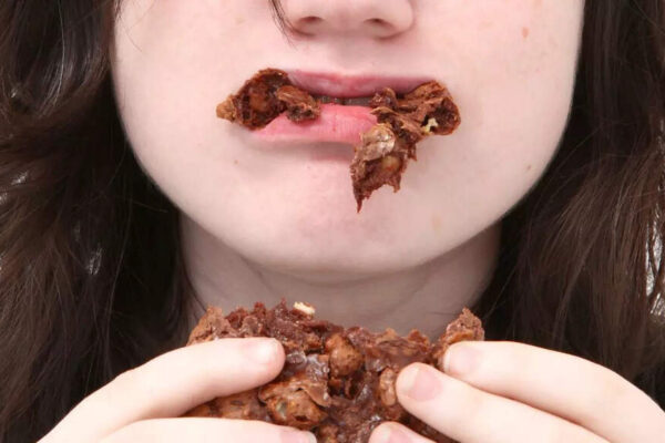 Fast eating, slow digestion: What your stomach experiences when you eat too quickly |