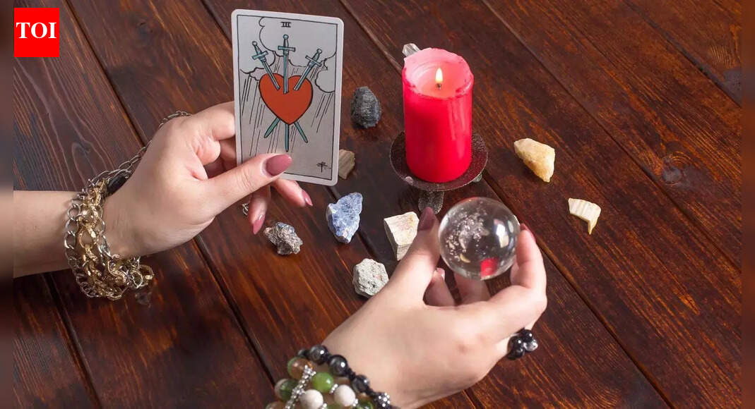 Tarot Cards Predictions Today, November 21, 2025: Justice arrives swiftly, these zodiac signs will see truth revealed
