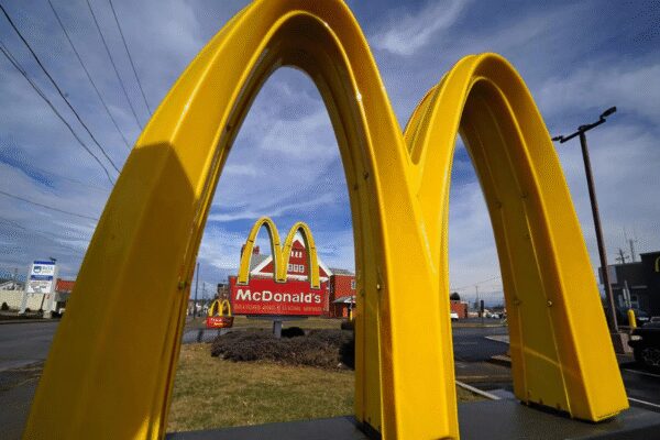 Indian-origin employee gifted ,000 by McDonald’s restaurant owner after 40 years of service in US