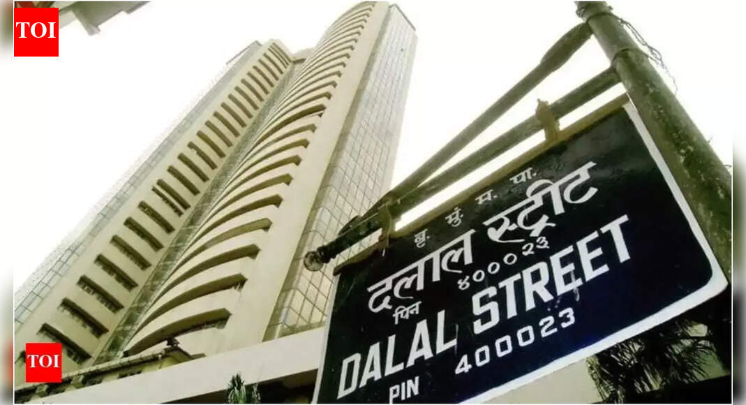 Big gains in RIL, HDFC Bk propel sensex closer to all-time high