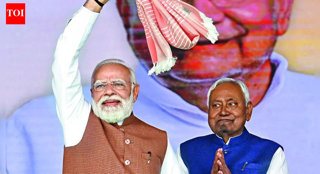 Bihar: Nitish 10.0 takes oath with 14 mantris from BJP, 8 from JDU