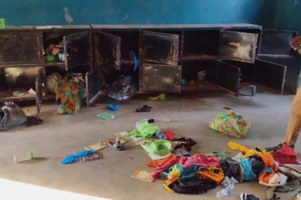 Nigeria shuts schools as 300+ kids abducted