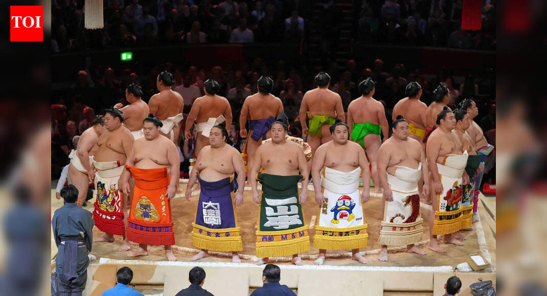 A woman leads Japan, yet she’s still forbidden from entering sumo’s sacred ring | World News