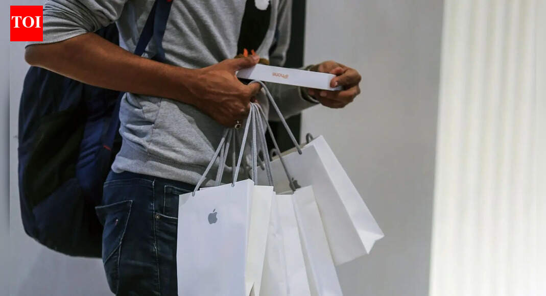 Apple distributors have a ‘warning’ for mobile phone stores in India: “If any device sold from your outlet is found to be…”