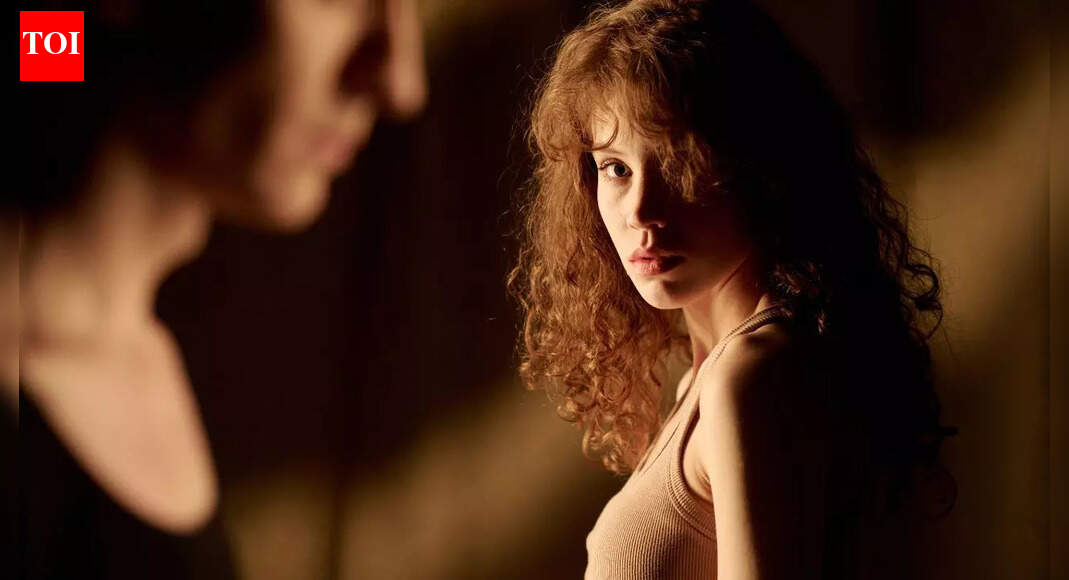 What is paperclipping and why your ex keeps coming back: Experts explain the toxic dating trend |