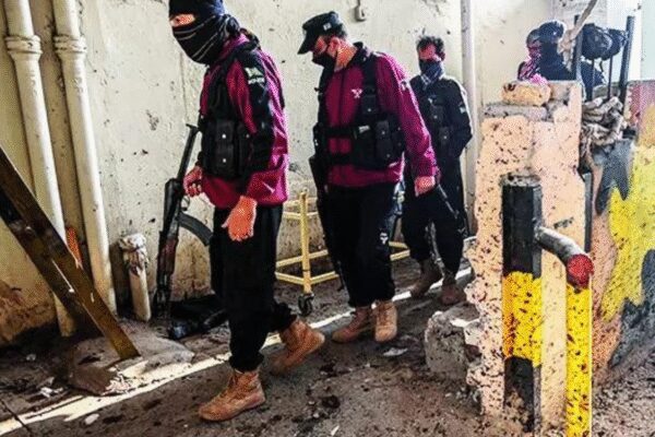 Suicide bombers attack paramilitary force HQ in Peshawar, 6 killed