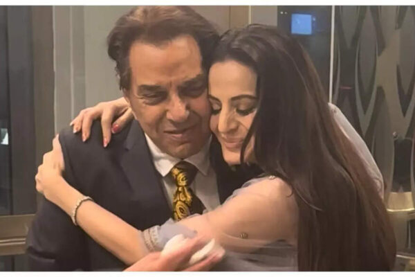 Ameesha Patel shares fond memories of Dharmendra, says, ‘he always made me feel as if I was part of the Deols’