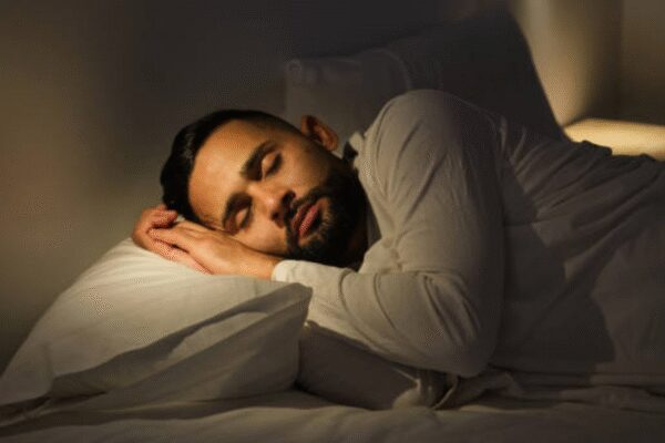 Heart health: How does inadequate or irregular sleep affect the heart and blood vessels, and what mechanisms could trigger cardiac events? |