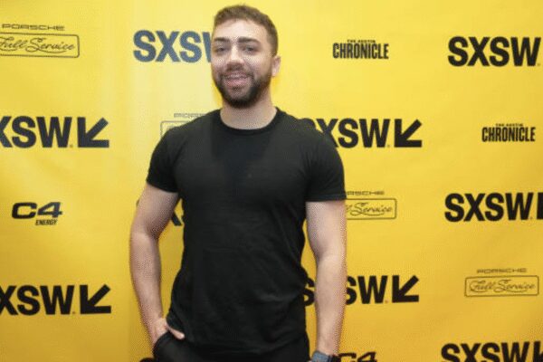 Who is Mizkif’s new girlfriend? Fans left in splits after streamer’s latest gender reveal joke