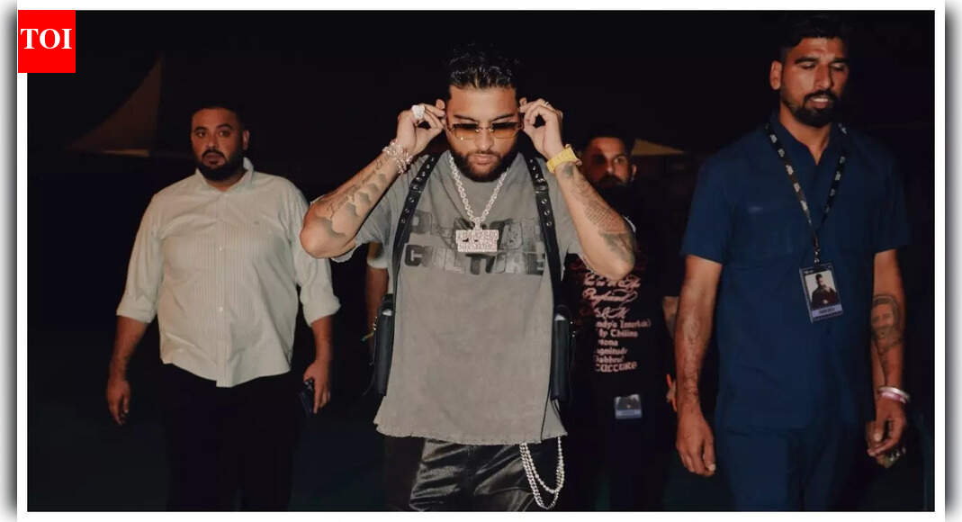 Fight at Karan Aujla’s concert: Nigerian Influencer Agu Stanley Chiedozie gets involved in brawl at Rolling Loud India