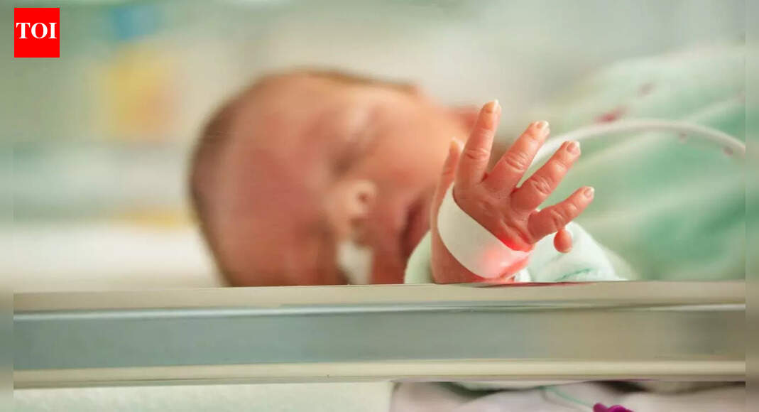 Why some babies are born with 6 fingers: Understanding polydactyly and when treatment is needed |