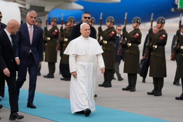 Pope signals interfaith push in his Turkiye visit