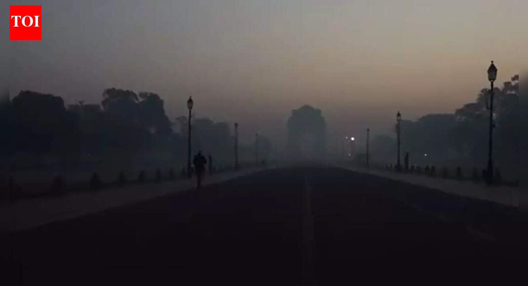 Air emergency in Delhi: AQI remains ‘very poor’ at 384; multiple localities record ‘severe’ levels, Anand Vihar clocks 408