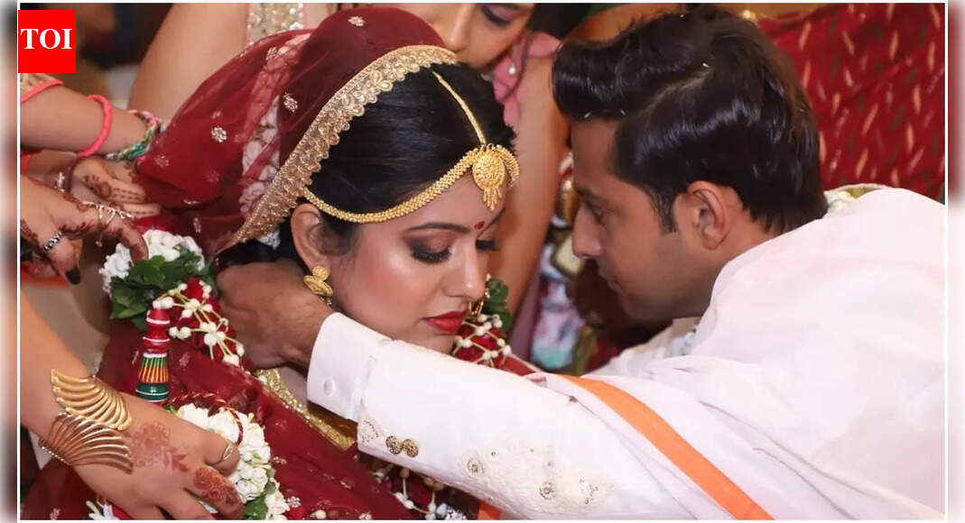 Ishita Dutta and Vatsal Sheth mark 8th anniversary: ‘Eight years, two beautiful babies…’