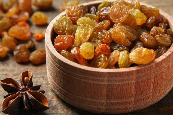 Soaked vs dried raisins: Health benefits, nutritional value, digestive support, and which is healthier |