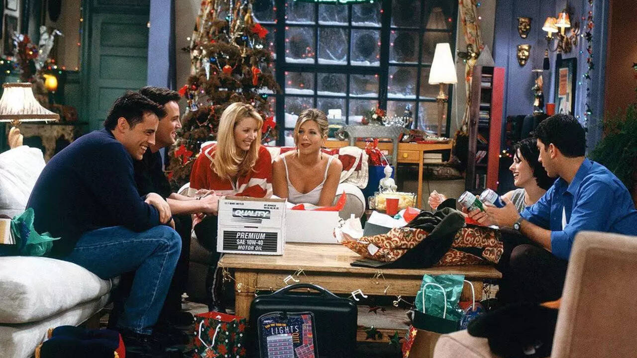 Planning to throw a Christmas party? Here’s how to host like a pro