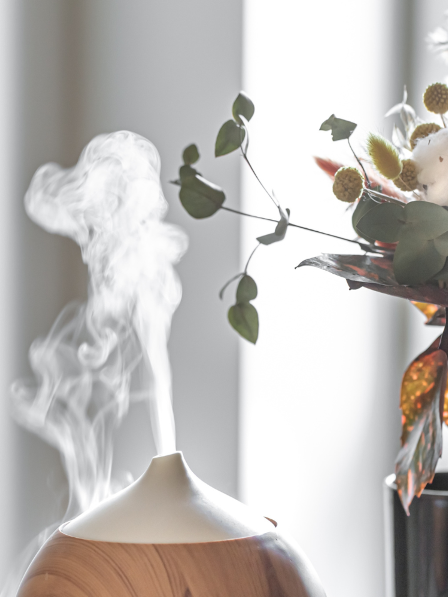 7 calming scents to reduce anxiety and stress