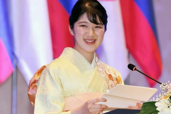 Princess Aiko’s popularity sparks calls to change Japan’s male-only succession law