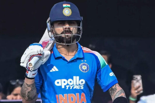 Virat Kohli seen having serious conversation with India selector Pragyan Ojha ahead of 2nd ODI – Watch viral video