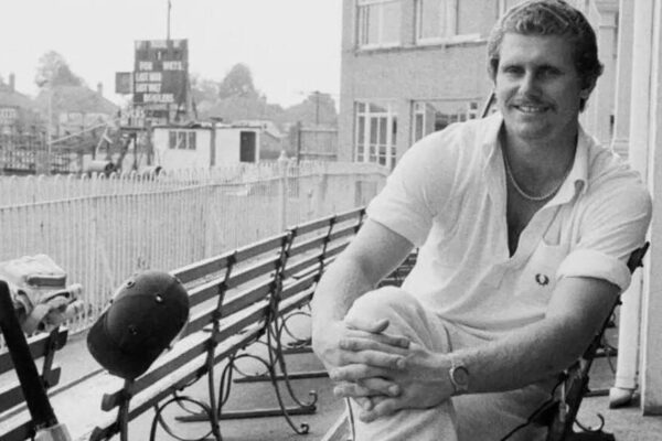 Former England batter Robin Smith dies aged 62
