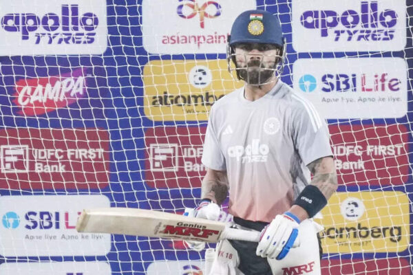 Ro-Ko mania hits Raipur! Virat Kohli goes big, Rohit Sharma takes notes – WATCH