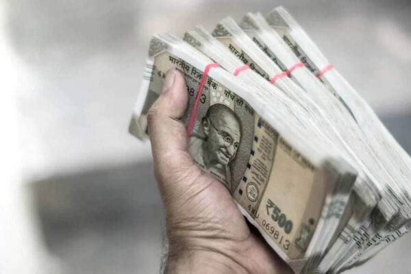 Rupee on brink of turning 90 vs dollar
