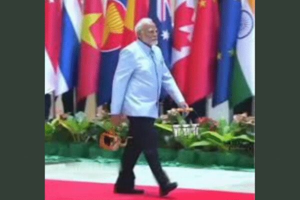Congress spokesperson Ragini Nayak shared an AI-generated video portraying PM Narendra Modi as a “chaiwala” at an international summit, referencing his past. The BJP reacted furiously, accusing the Congress of mocking a “kaamdar” prime minister from a backward community and his humble origins. Screenshot from AI video posted by Ragini Nayak NEW DELHI: An AI-generated video posted by Congress spokesperson Ragini Nayak depicting Prime Minister Narendra Modi as a “chaiwala” (tea seller) sparked a furious response from the ruling BJP. The clip shows PM Modi acting as a selling rea at an international summit, holding a tea kettle in one hand and glasses in the other, while saying, “Chai ye… chai bolo chai ye.”This was a reference to the prime minister’s oft-repeated account of selling tea in his hometown of Vadnagar in Gujarat while growing up — a version that critics, including several Congress leaders, have long disputed.Reacting to the video, BJP spokesperson Shehzad Poonawalla — a former Congress leader — accused the grand old party of being unable to accept a “kaamdar” prime minister from a backward community.“After Renuka Chowdhury insulted Parliament, now Ragini Nayak attacks and mocks PM Modi’s ‘chaiwala’ background. Naamdar Congress cannot stand a kamdar PM from the OBC community who has risen from a poor background. They mocked his chaiwala past earlier too, abused him 150 times, and even targeted his mother in Bihar. People will never forgive them,” Poonawalla wrote on X.The BJP frequently highlights PM Modi as a “kaamdar” (workaholic) leader in contrast to the “naamdar” (elitist) Congress. The PM himself has used the term to critique Congress MP Rahul Gandhi, who comes from a family of three former prime ministers.Congress veteran Mani Shankar Aiyar’s “chaiwala” jibe at the BJP’s then-PM candidate Narendra Modi in January 2014 had famously backfired, as the saffron party went on to secure a decisive victory in the general elections held in April–May that year.About the AuthorTOI News DeskThe TOI News Desk comprises a dedicated and tireless team of journalists who operate around the clock to deliver the most current and comprehensive news and updates to the readers of The Times of India worldwide. With an unwavering commitment to excellence in journalism, our team is at the forefront of gathering, verifying, and presenting breaking news, in-depth analysis, and insightful reports on a wide range of topics. The TOI News Desk is your trusted source for staying informed and connected to the ever-evolving global landscape, ensuring that our readers are equipped with the latest developments that matter most.”Read MoreEnd of ArticleFollow Us On Social MediaVideosRajnath Singh Claims Nehru Wanted Babri Built With Public Funds But Sardar Patel Blocked His Plan’Terrorists Are Fasaadi, We Are Jihadi’: Maulana Madani Stands Firm On ‘Jihad’ RemarksIsraeli Firm IWI Backs ‘Make-In-India’, In Talks To Bring ARBEL Rifle System To IndiaNavy Chief Confirms India’S Third Nuclear-Powered Ballistic Missile Submarine Soon“Both ‘Rs Must Remember Responsibility”: Bjp Slams Rahul, Renuka Over ‘Dog’ RemarksNo More Disruptions: Lok Sabha to Debate Electoral Reforms Next Week’Imran Khan’s Health Stable, But Facing Mental Torture’, Claims Sister After Jail VisitChina’s Condom Tax Shocks the World Amid Birthrate Drop as India Surges Ahead in Population RankingsPakistan Sparks Controversy With Expired Relief Claims As India Rejects Airspace Allegation StronglyCentre Signals Willingness to Discuss SIR, Asks Opposition Not to Set Timeline123PhotostoriesFrom ‘The Price of Confession’ to ‘Cashero’: Top K-dramas to watch this December on OTTThis country is home to 4000 varieties of potatoes, and no, it is not India!Lord Buddha Lessons According To Your Birth Date51 and stunning: Kajol’s black saree look has the internet swooning6 behaviours that tell the universe you’re ready for something biggerWHO issues guidelines on GLP-1 therapies for obesity treatment: Understanding the impact, safety considerations, and who can benefitHarvard doctor shares 10 best foods that help relieve constipation instantlyMega-price masterpieces: 7 exorbitantly priced paintings sold worldwideLord Ganesha as a devoted son: 5 things every child should know6 common foods that may increase uric acid levels, the right food to eat, and easy cooking tips123Hot PicksParliament Winter SessionCyclone DitwahWorld NewsGold rate todaySilver rate todayPublic Holidays NovemberBank Holidays NovemberTop TrendingNBA Trade RumorsAPTET Admit CardShedeur SandersDrake MayeOdell Beckham JrStephen CurryJaxson DartGiannis AntetokounmpoCharlie Kirk ControversyYordan Alvarez Wife