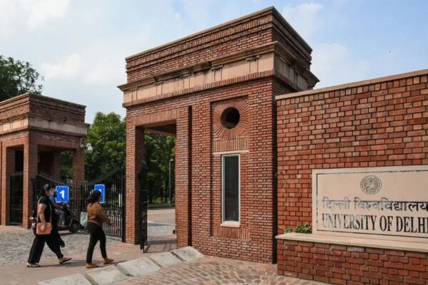 Delhi University bomb scare: Threat emails sent to Ramjas, Deshbandhu colleges; police rush in
