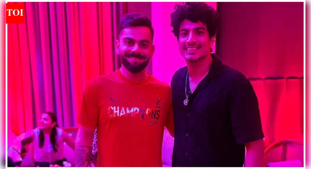 When Palash Muchhal shared a frame with THIS cricket legend, don’t forget to zoom in on the actress in background