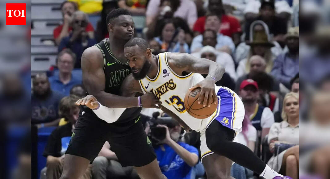 Is LeBron James playing tonight vs the Toronto Raptors? Latest update on the Los Angeles Lakers star’s injury report (December 4, 2025)