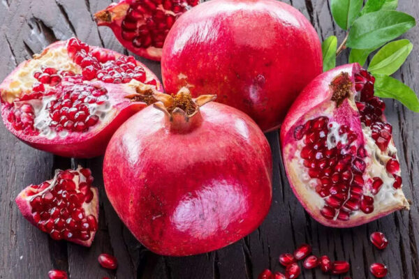 6 ways to eat pomegranate for better skin, digestion and daily energy |